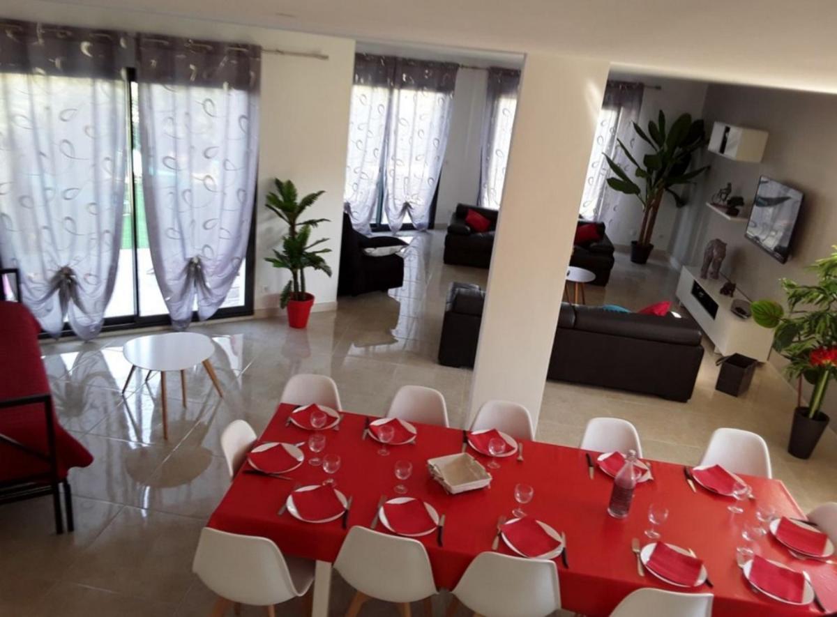 Villa En Bord De Plage Σετ Εξωτερικό φωτογραφία