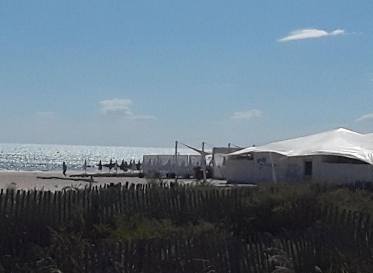 Villa En Bord De Plage Σετ Εξωτερικό φωτογραφία